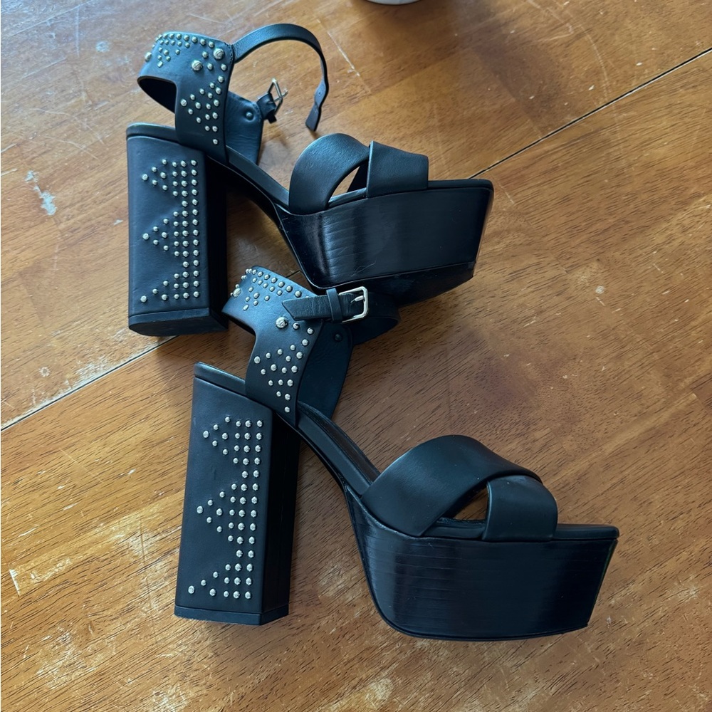 YSL FARRAH STUDDED CALFSKIN LEATHER PLATFORM SANDALS Size 37 - Picture 4 of 11